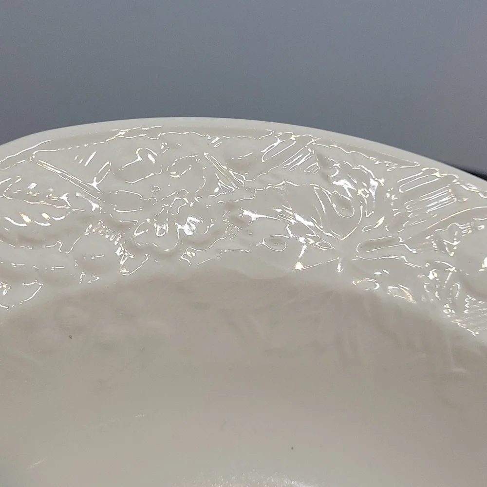 MIKASA English Countryside White 10" Round Vegetable Bowl - Picture 4 of 9
